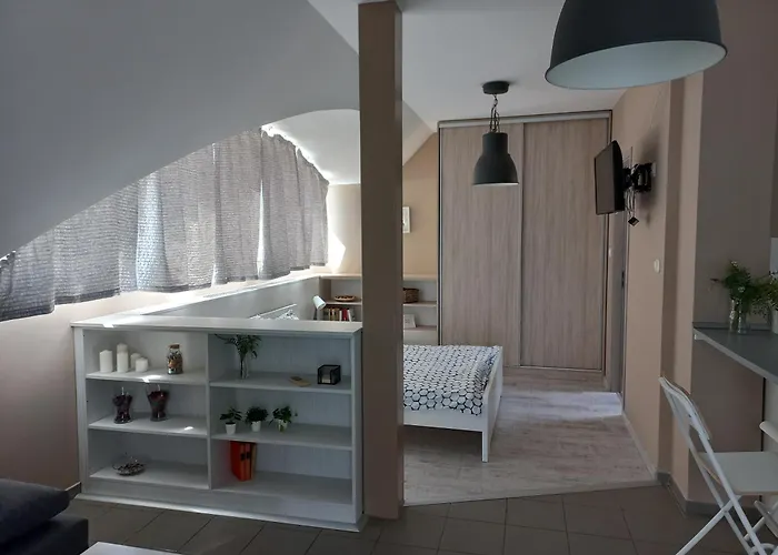 Sunlight Apartmanhaz Daire Velence